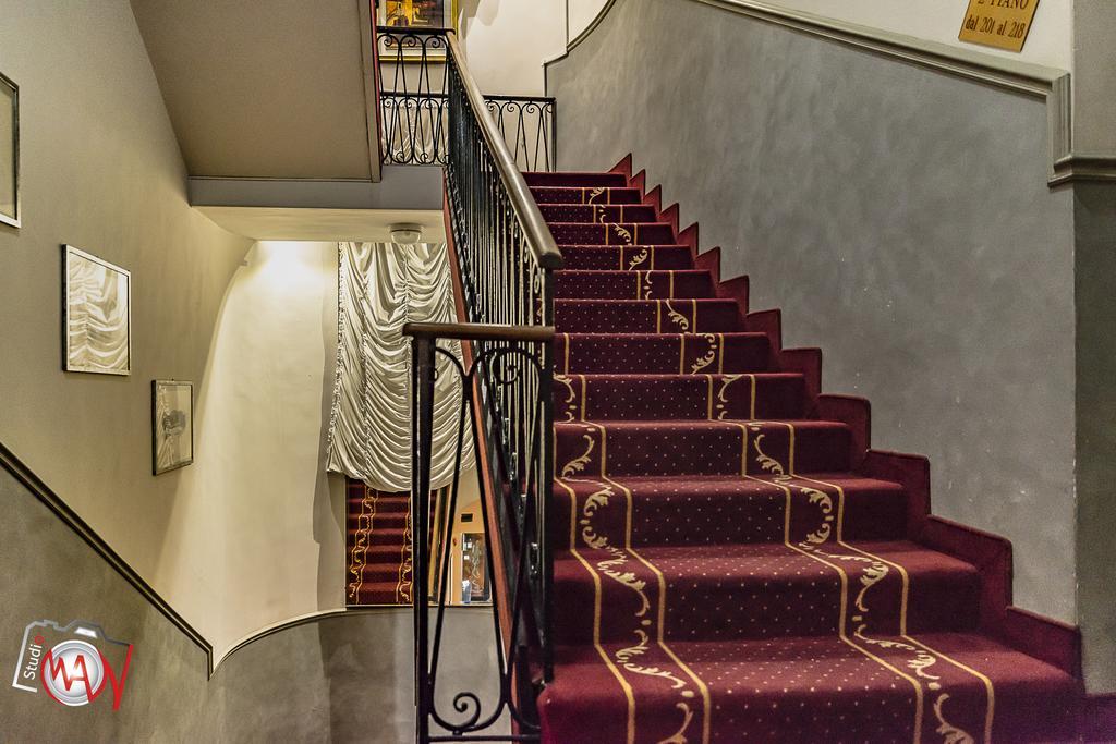 Hotel Moderno Lecco Exterior foto
