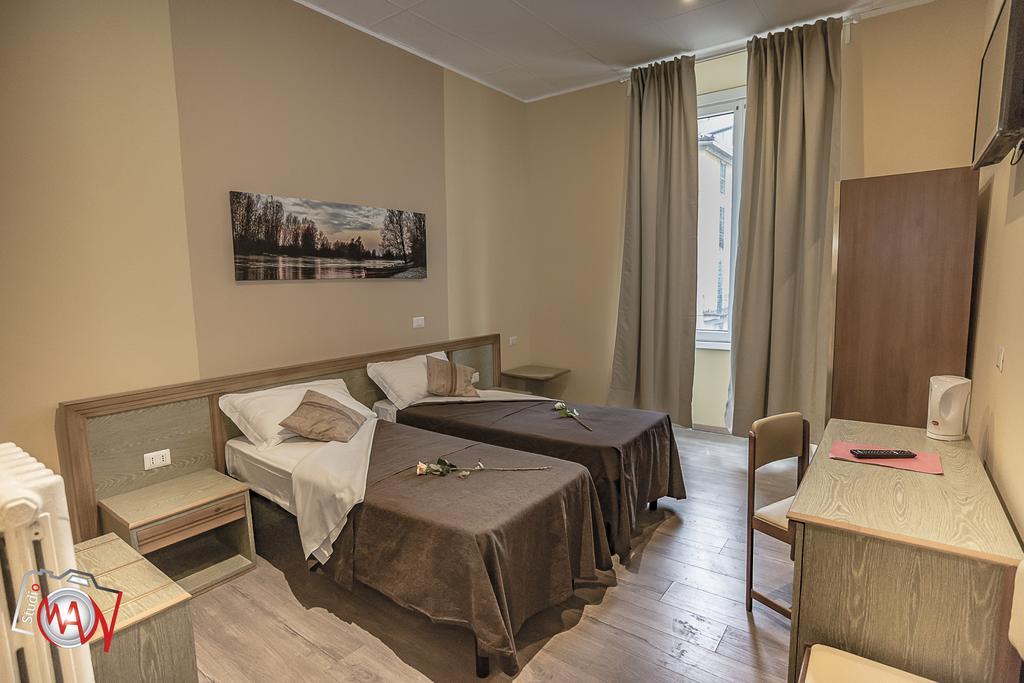 Hotel Moderno Lecco Exterior foto