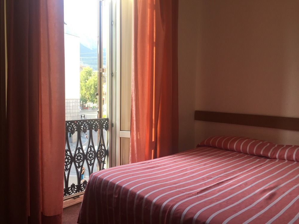 Hotel Moderno Lecco Exterior foto